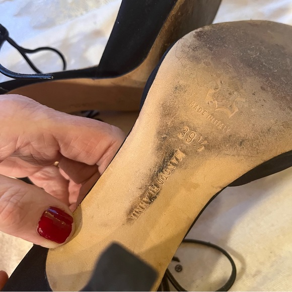 Manolo Blahnik Authentic Black Velvet Heels, Ankle Ties | Size 39.5 US size 9.5 - Picture 13 of 16